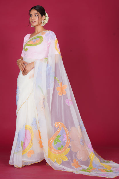 Gull Bahar – White Saree with Pastel Floral Motifs 🌸