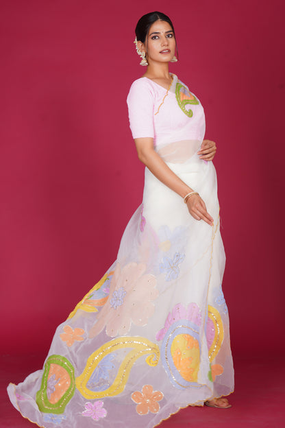 Gull Bahar – White Saree with Pastel Floral Motifs 🌸