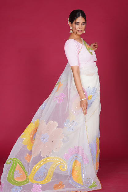Gull Bahar – White Saree with Pastel Floral Motifs 🌸