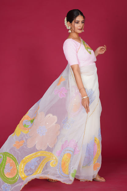 Gull Bahar – White Saree with Pastel Floral Motifs 🌸